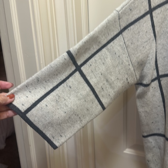 Eileen Fisher wool/ organic cotton sweater box cut. - Picture 3 of 7